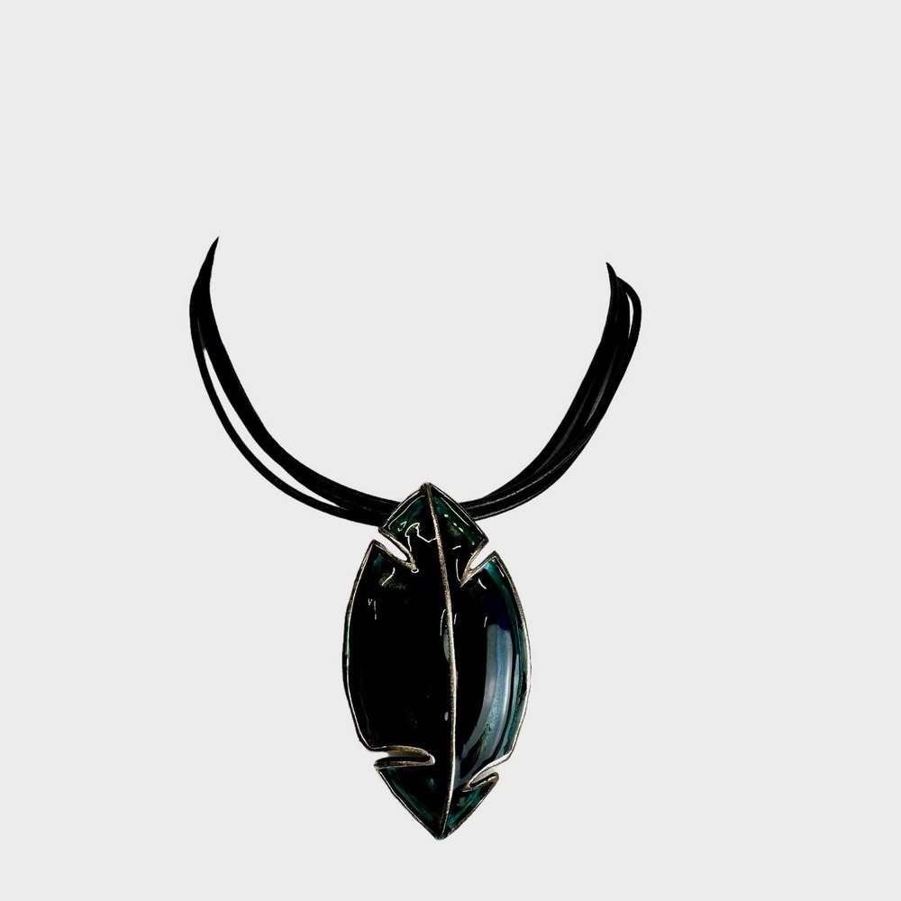 Chico’s Enamel Leaf Choker Lagenlook Necklace Adjustable Green Black Cord Womens
